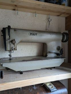 Vintage Pfaff 463 sewing machine