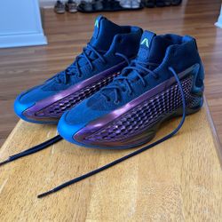 ALMOST NEW CONDITION ADIDAS AE -1 the future size 7.5 men
