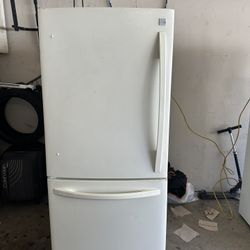 Kenmore Refrigerator 