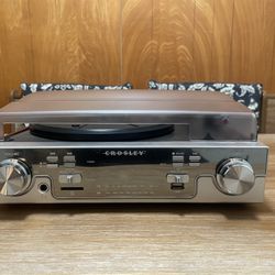 Crosley CR6007A Turntable