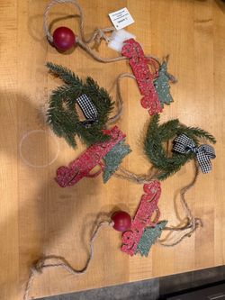 Holiday garland