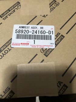 Lexus iS 350 Armrest red