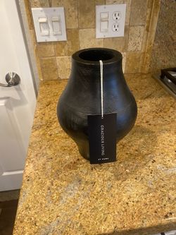 Black Mango Wood Venus Vase