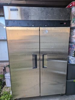Commercial Fridge 100$