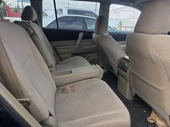 2013 Toyota Highlander for Parts