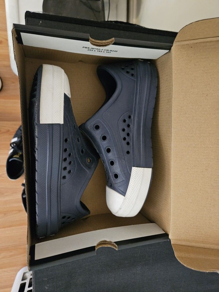 Converse Youth Sz 2 Shoes