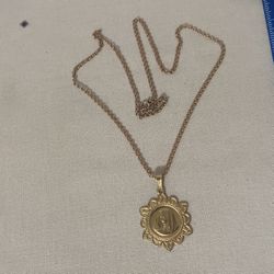 20+ Inch Gold Necklace With Pendant 