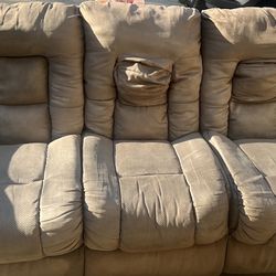 Moving !!!2 Couches Heavy Recliner Need Gone ASAP 
