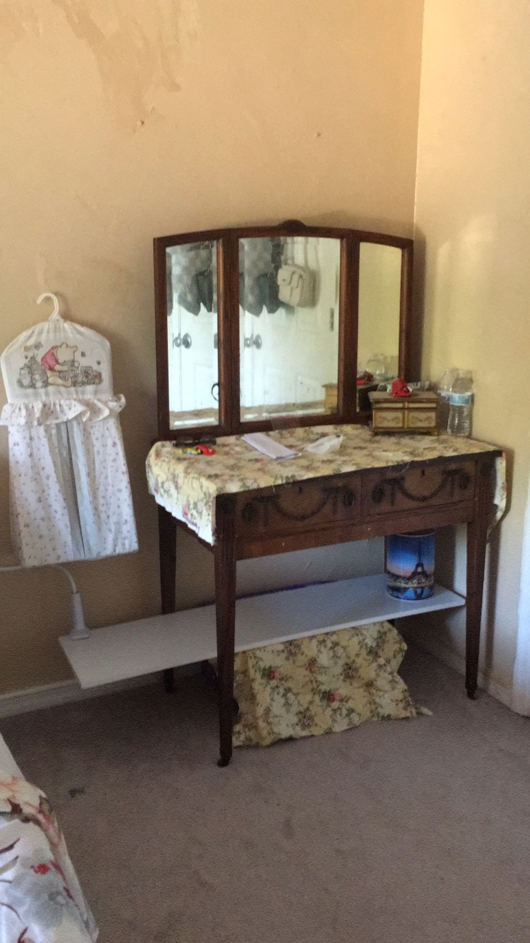 Authentic antique dressing table 200yrs old good condition