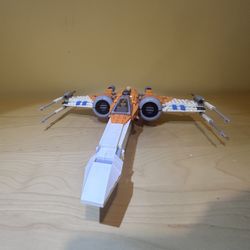 Lego Star Wars Poe Dameron’s X-wing 