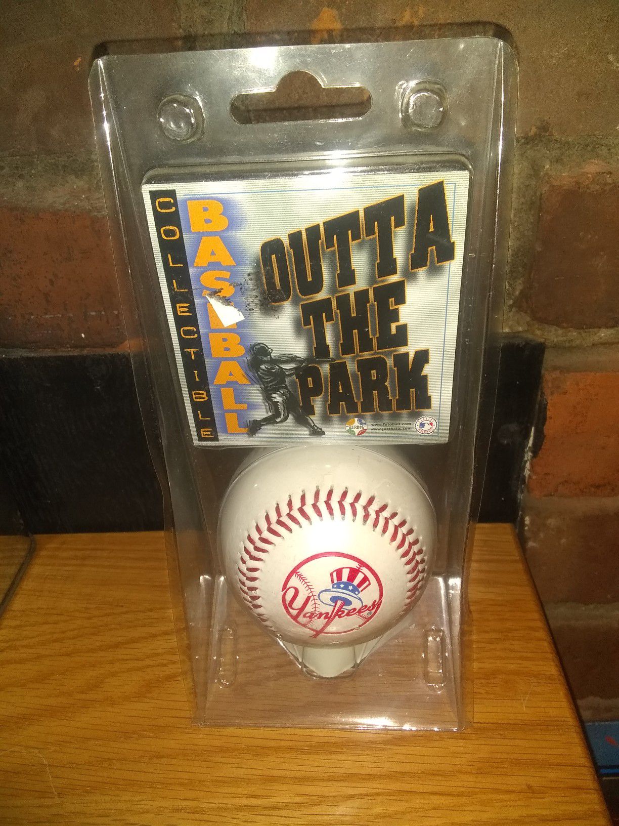 Brand New New York Yankee's Outta of The Park Collector Baseball