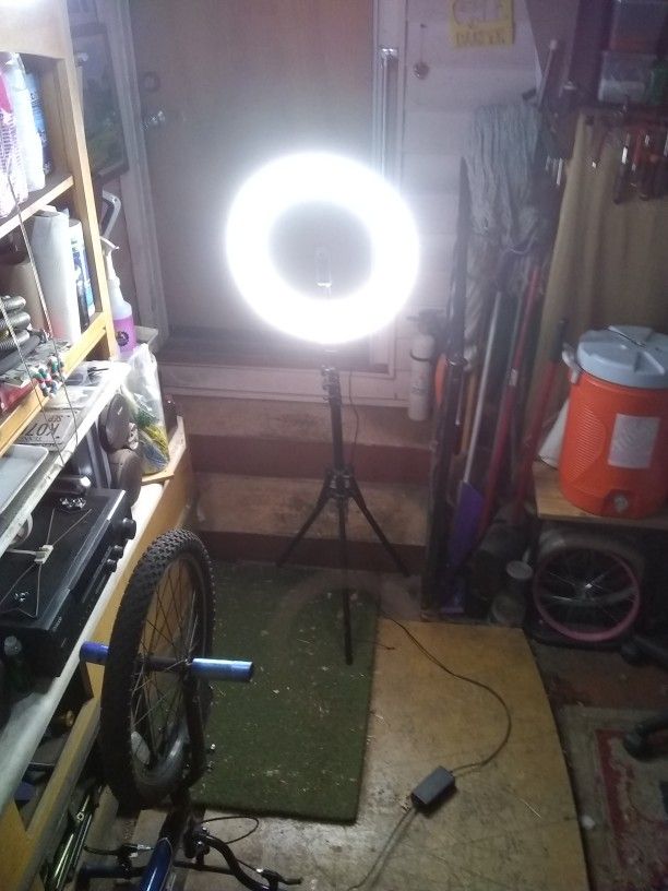 ESKER:YSK-RL 18 ๐ธ Camera Light With 8' Extension Tripod Stand.