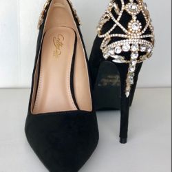 Cathy Din Black Jeweled bedazzled Heel