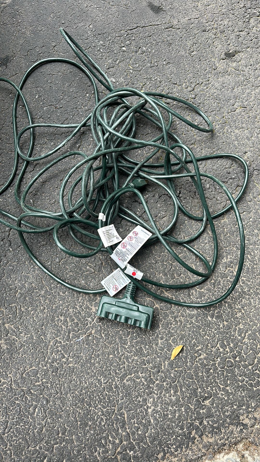 HDX 50 ft. Light Duty Indoor/Outdoor Extension Cord Multiple Outlet 