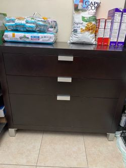 Dresser