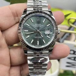(500$)Rolex Datejust 41 mint green dial, fluted bezel, Jubilee bracelet.