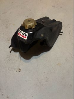 1999 Kawasaki Zx7r Gas Tank for Sale in Colma, CA - OfferUp