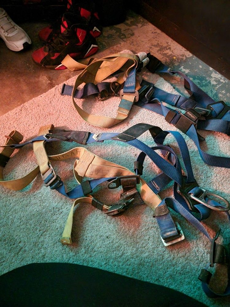 Climing Harnesses 