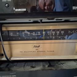 Sterio Tuner And Amplifier - Pilot