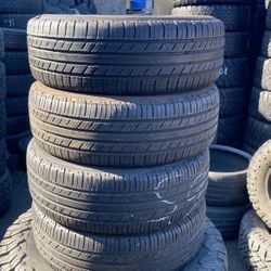 195/65R15 Marca Michelin En Perfectas Condiciónes De Vida 