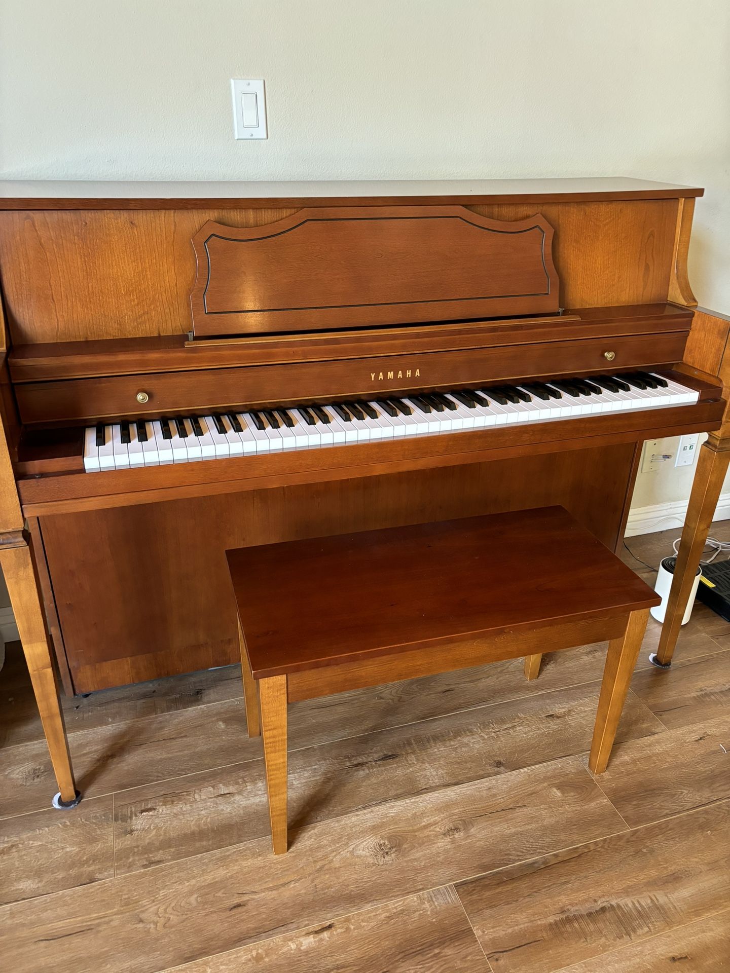 Yamaha M450 Upright Piano 44” - Great Condition