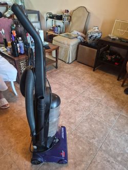 Bissell Vaccum powerforce helix