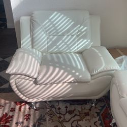 White Clean Couch 