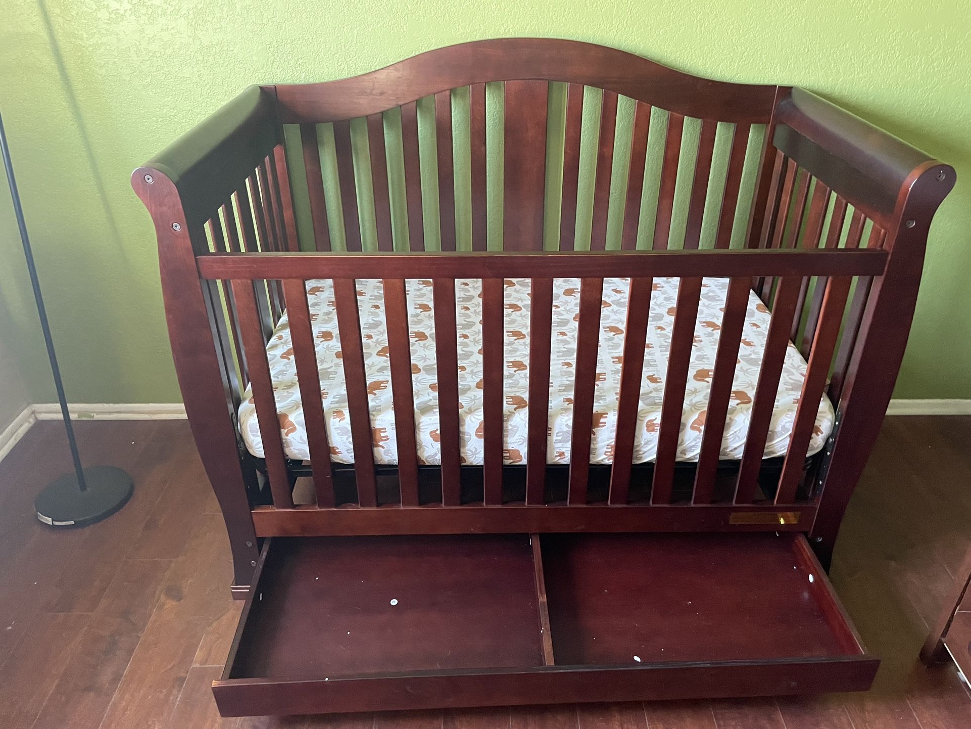 New Baby Crib 3 in 1 convertible Cherry Color