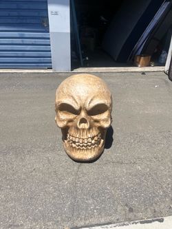 2.5’ haunted Halloween skull decoration, decor, skeleton