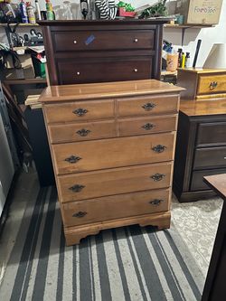 Chest of drawers
