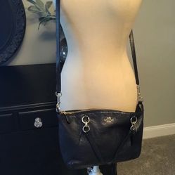 Coach F36675 Kelsey satchel in black pebble leather with silver-tone hardware