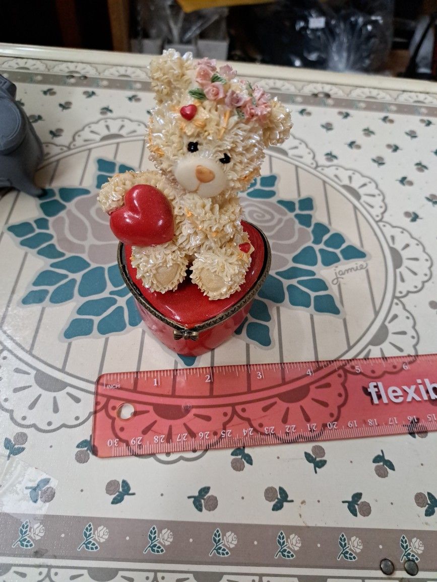 Heart shape jewelry box with bear