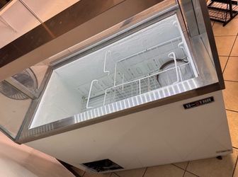 Ice cream freezer