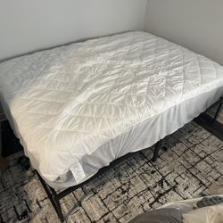 Full Size Bed & Heavy Duty Frame