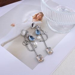 Fashion versatile must-have