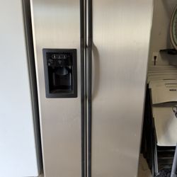 GE Stainless Steel Side-by-Side Refrigerator 