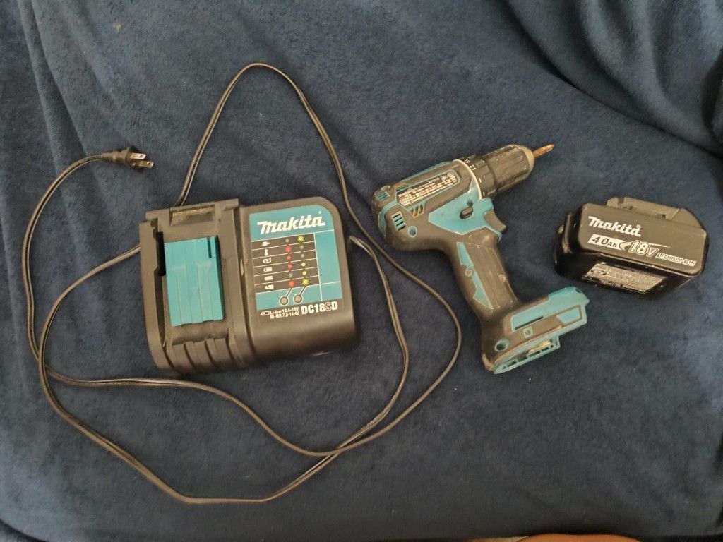 MAKITA DRILL 18V W CHARGER & BATTERY PACK 
