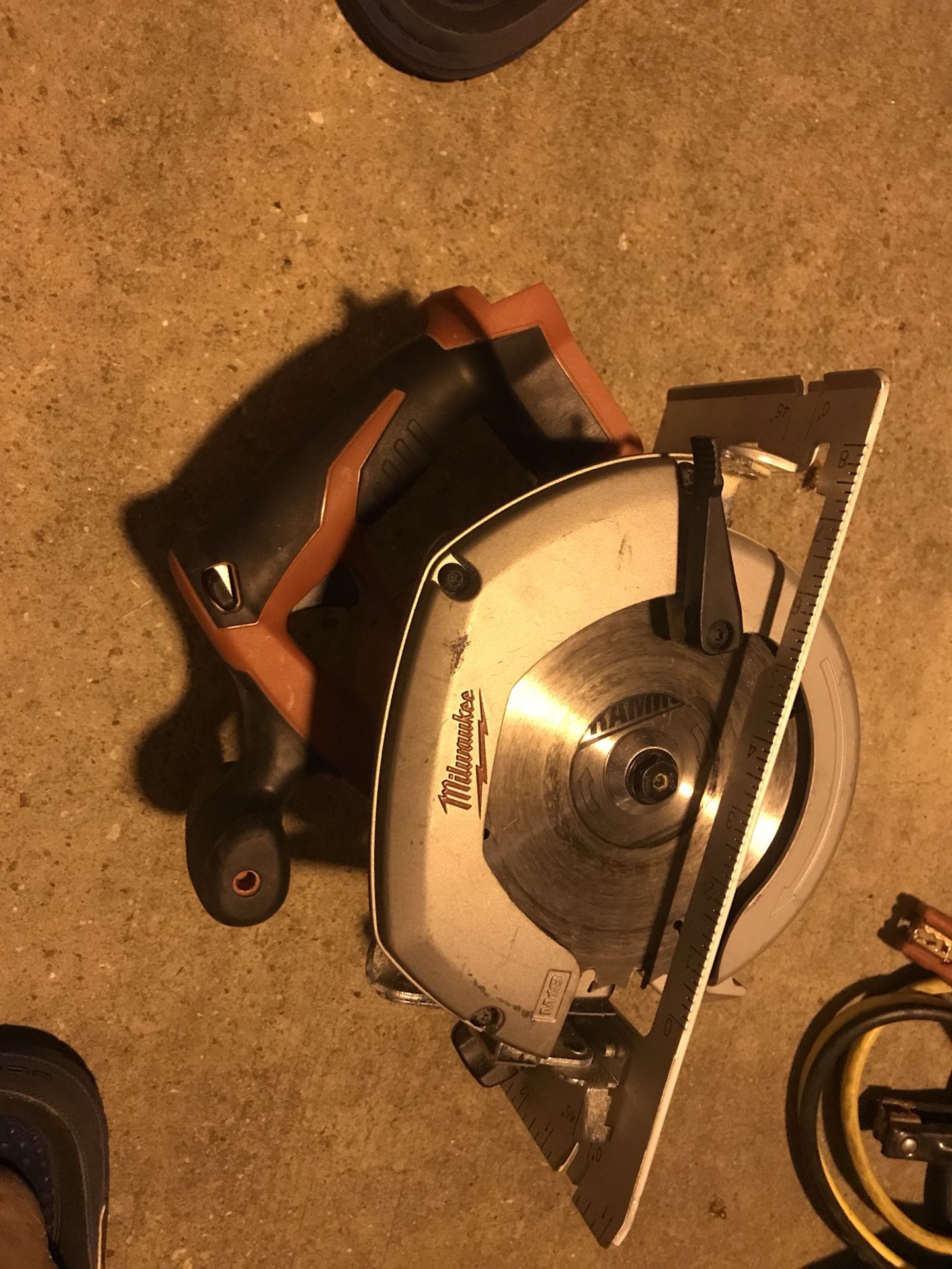 Milwaukee saw 6 1/2 m18 no battery no charger