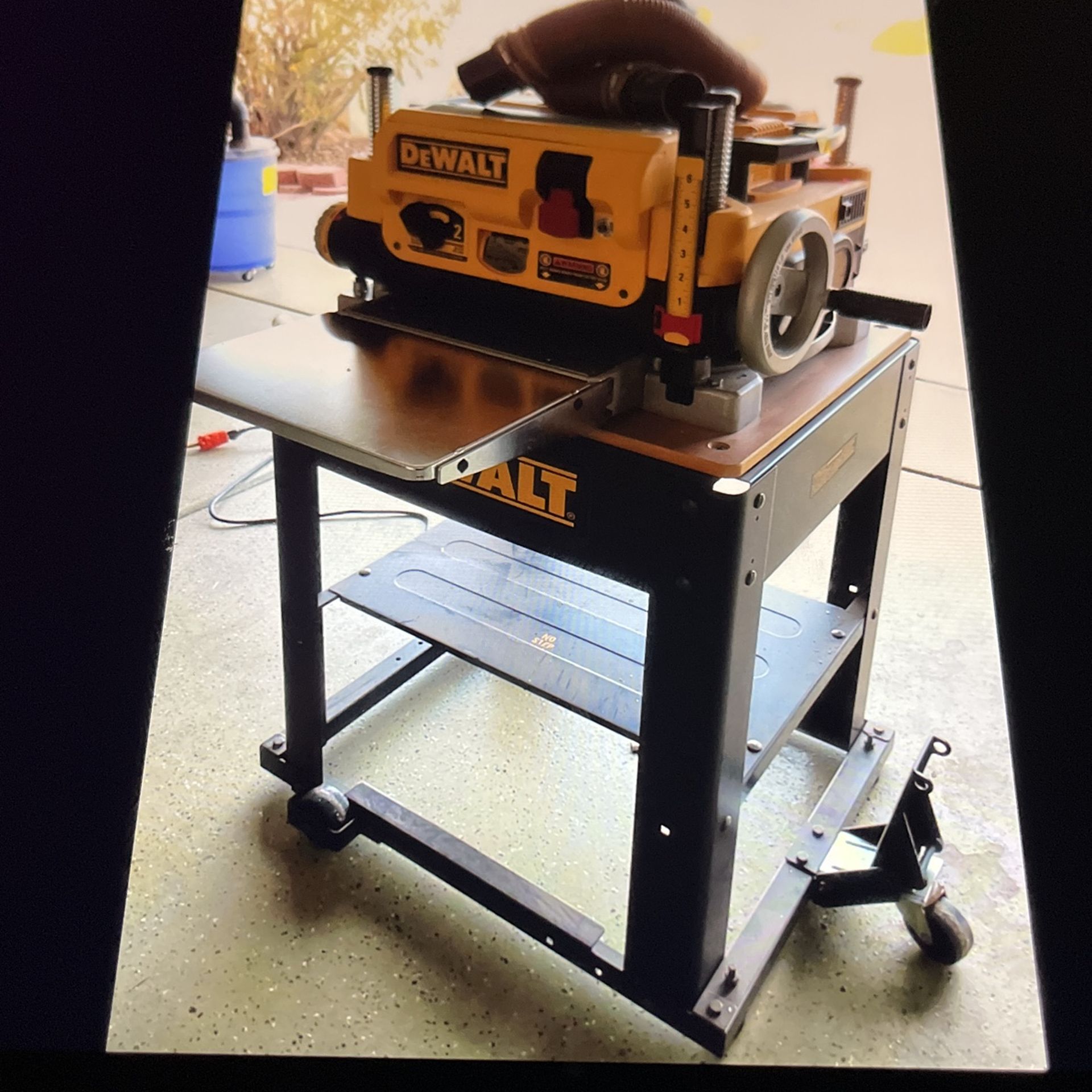 DeWalt DW735 HD 13" 3-Knife 2-Speed Thick Planer & DeWalt DW7351 Folding Tables W/Dewalt Base Assembly.