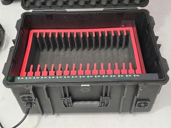 displays2go 16 slot tablet charging transit case