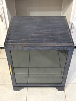 Liquor/wine cabinet