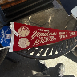 Mitchell & Ness 1958 World Series Pennant Yankees vs Braves
