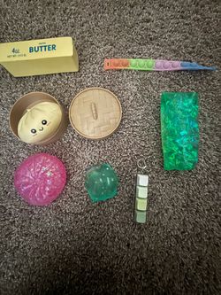 SQUISHY AND FIDGET BUNDLE GREAT DEAL CHECK DISCRETION