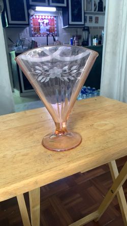 Vintage Paden City Glass Company, Pink Glass Fan Vase