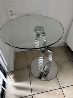Set of two tempered glass tables