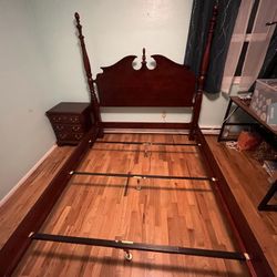 Queen bed and night stands