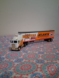 Hooters 500 Atlanta Motor Speedway Die-Cast Truck