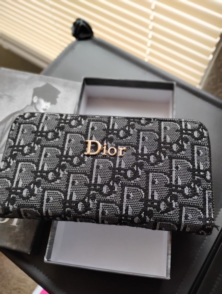 Women's Wallet With Box