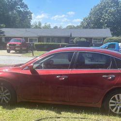 2015 Nissan Altima S – $5,000 OBO – Title in Hand 🚗