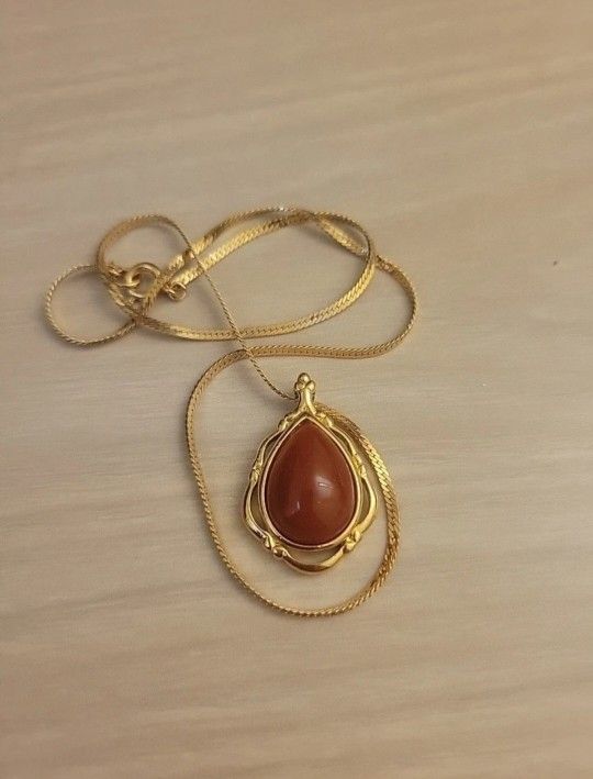 VTG Demi-parure Trifari Lucite Teardrop Pendant Necklace